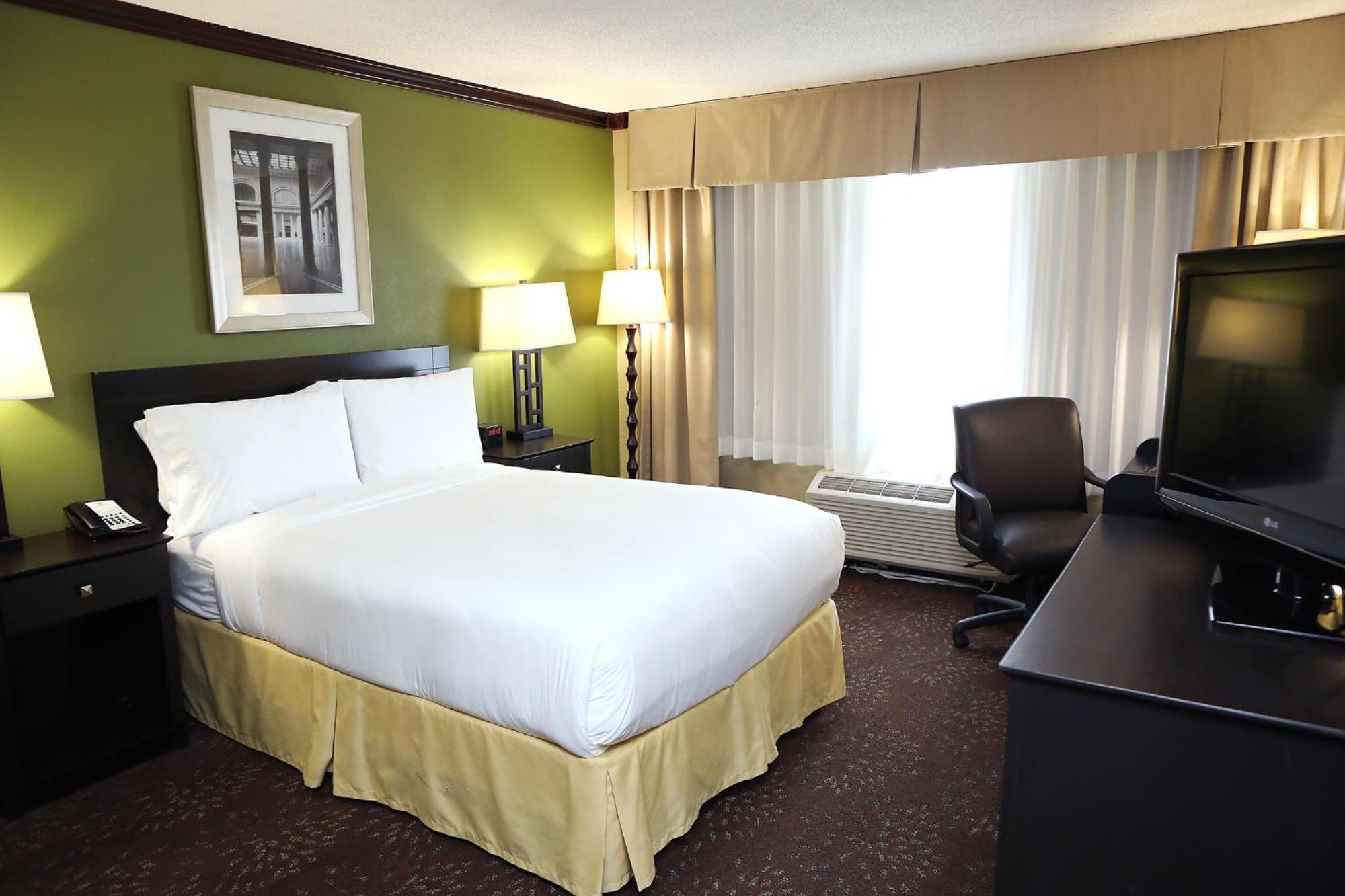 Hotel Chicago/oak Brook By Ihg