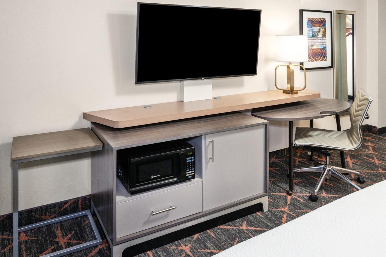 Hotel Chicago/oak Brook By Ihg 3*