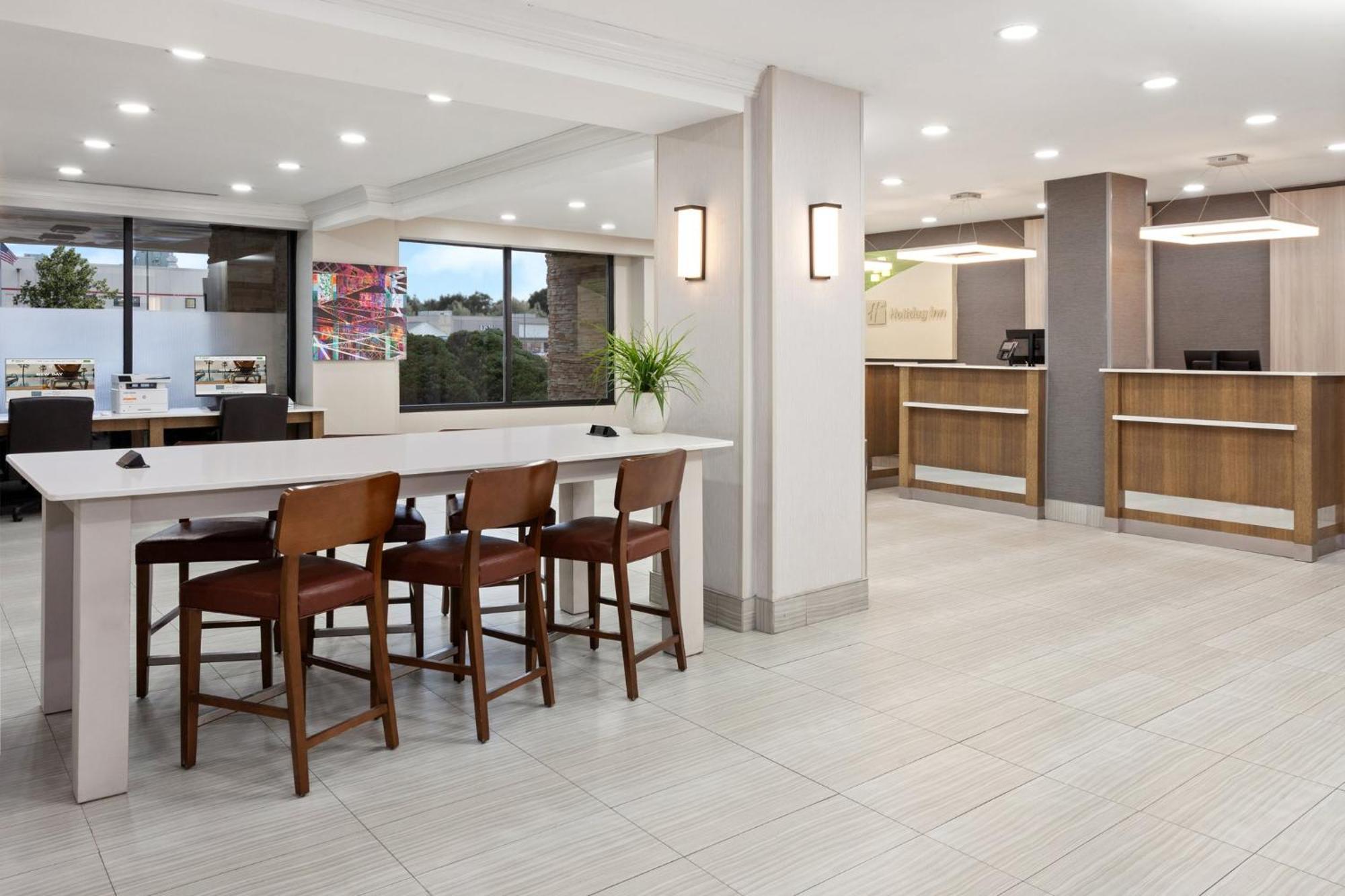 Chicago/oak Brook By Ihg 3*